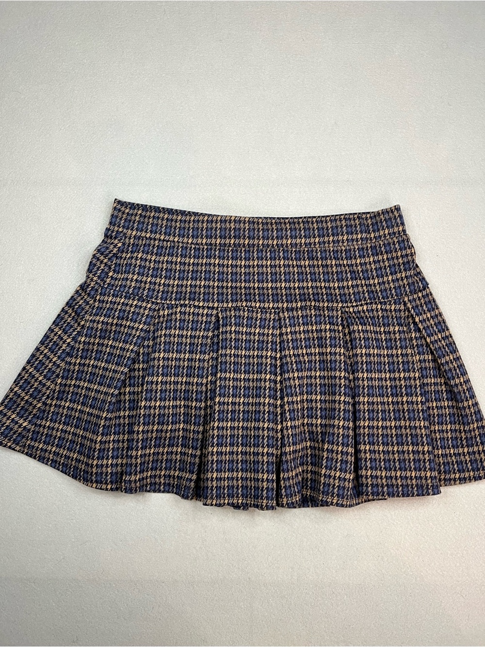 American Eagle pleated knit plaid skort